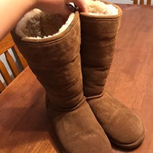 Woman’s Bearpaw boots